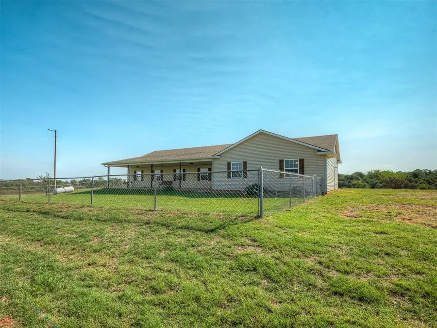 34061 Marina Del Rae, Anadarko, OK 73005 - Image #2