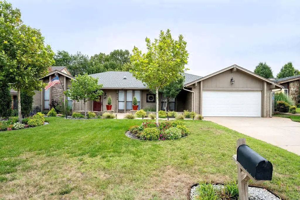9724 Briarcreek Drive, Oklahoma City, OK 73162 - Image #1