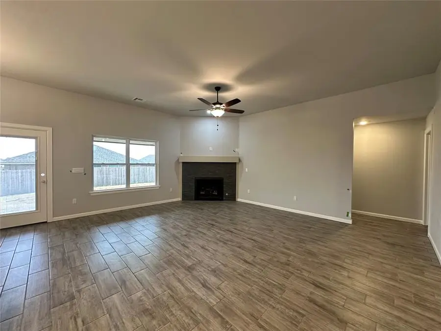 1000 Redwood Creek Drive, Yukon, OK 73099 - Image #2