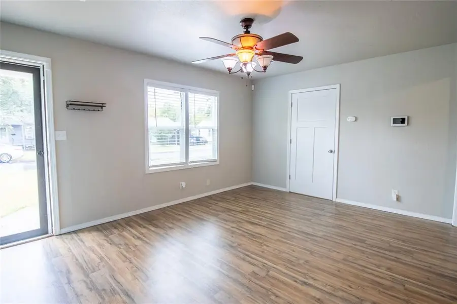 217 E Douglas Drive, Midwest City, OK 73110 - Image #3