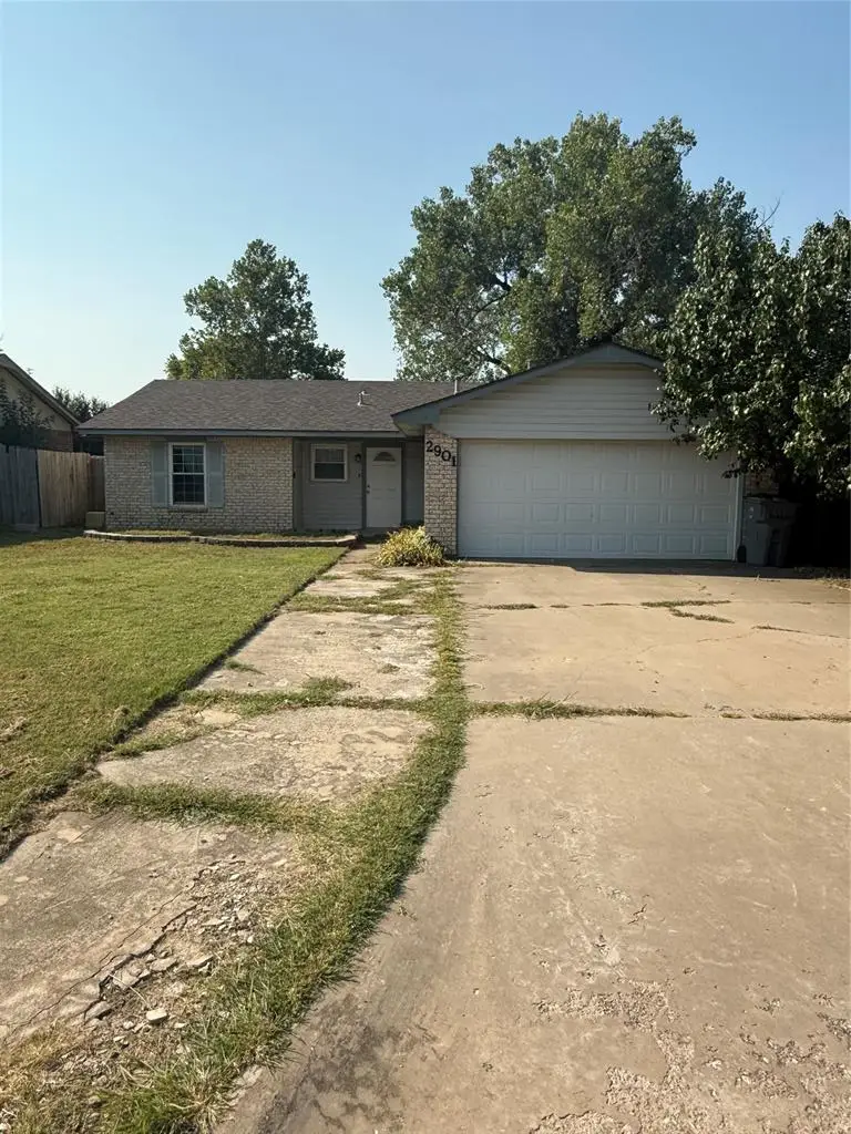 2901 NE Lakeview Circle, Lawton, OK 73507 - Image #2