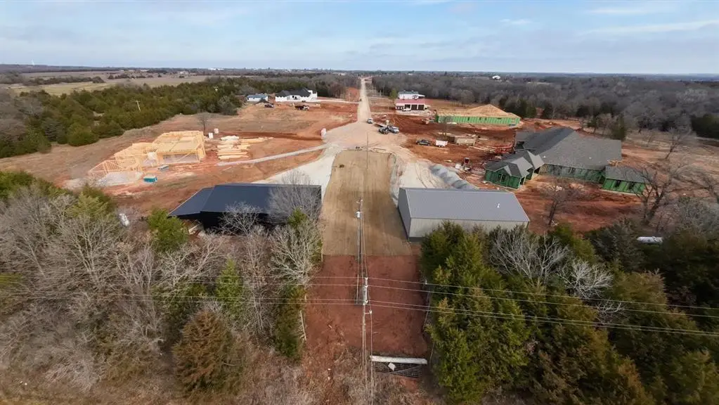 102 Pine Valley Lane, Shawnee, OK 74801 - Image #1