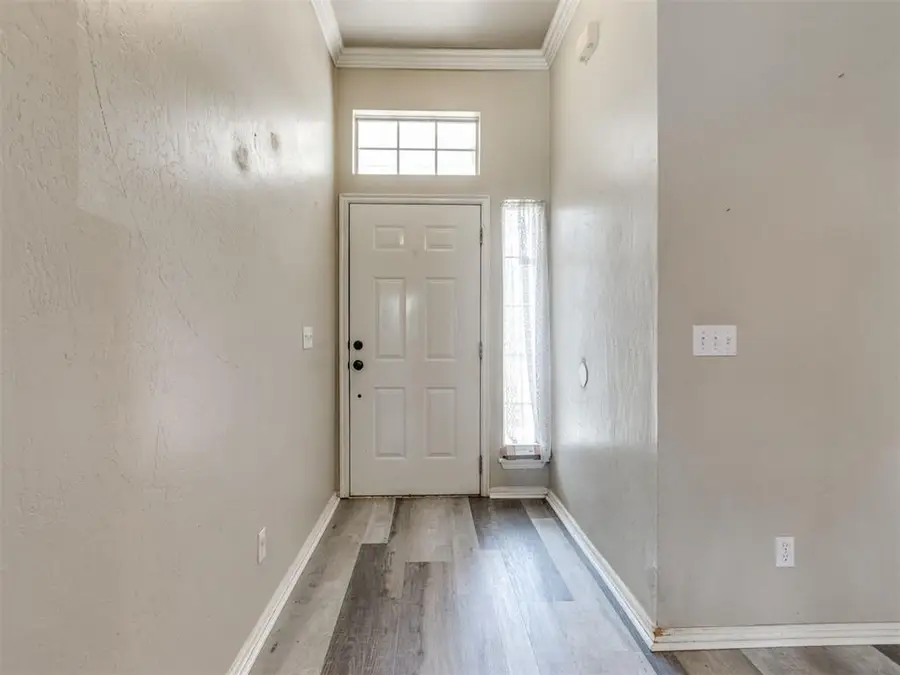 279 Woodlands Drive, Harrah, OK 73045 - Image #2