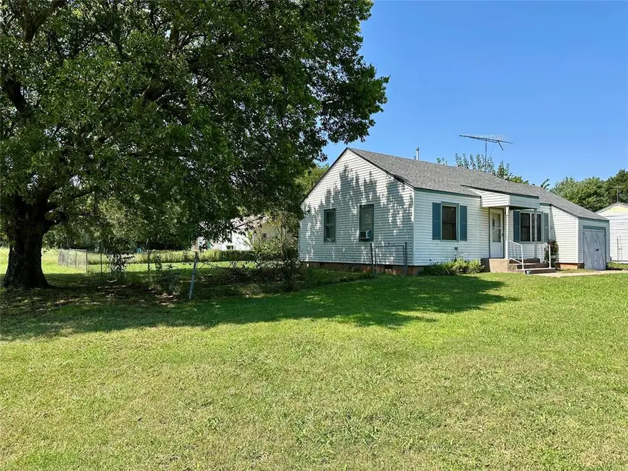 1011 S Canadian Avenue, Purcell, OK 73080 - #2