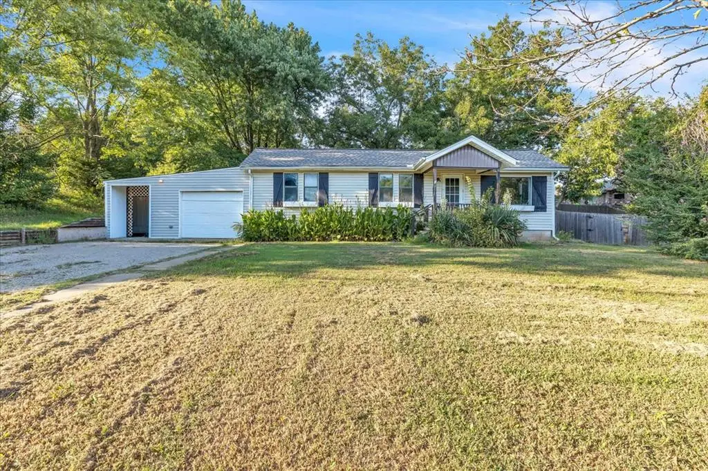 811 E Etowah Road, Noble, OK 73068 - Image #1