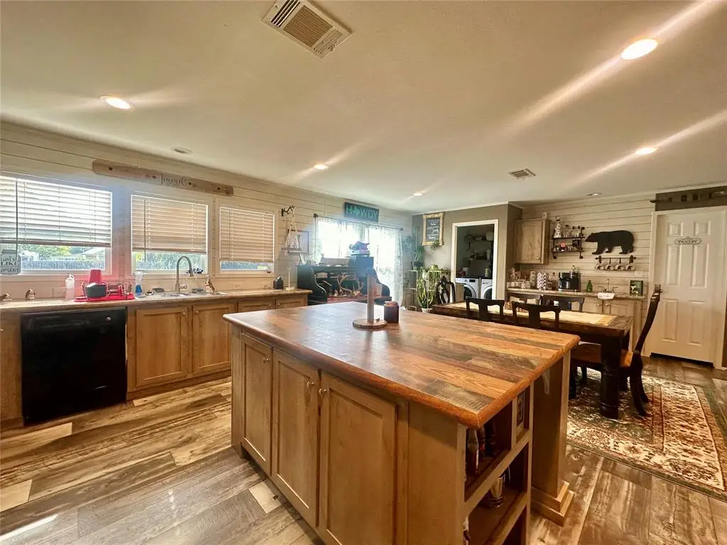 420 N College Street, Cordell, OK 73632 - Image #1