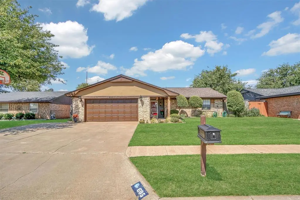 605 Comanche Trail, Altus, OK 73521 - Image #1