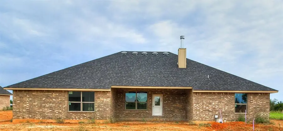 8561 Oak Tree Circle, Edmond, OK 73025 - Image #3