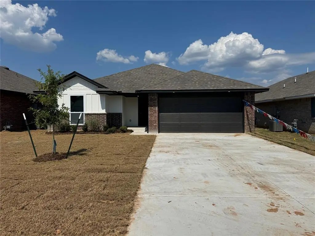 20657 Brush Creek Boulevard, Harrah, OK 73045 - Image #1
