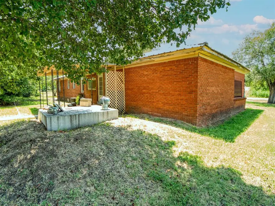 414 S 3rd Street, Byars, OK 74831 - Image #3