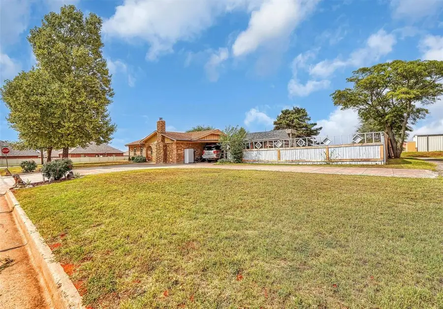 101 Maple Street, Elk City, OK 73644 - Image #2