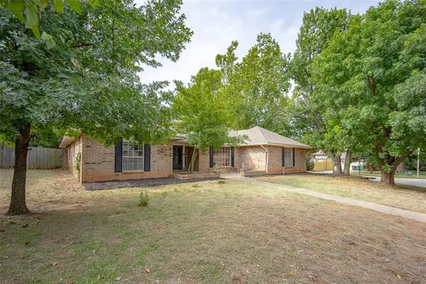 1204 Brookhaven Drive, Edmond, OK 73034