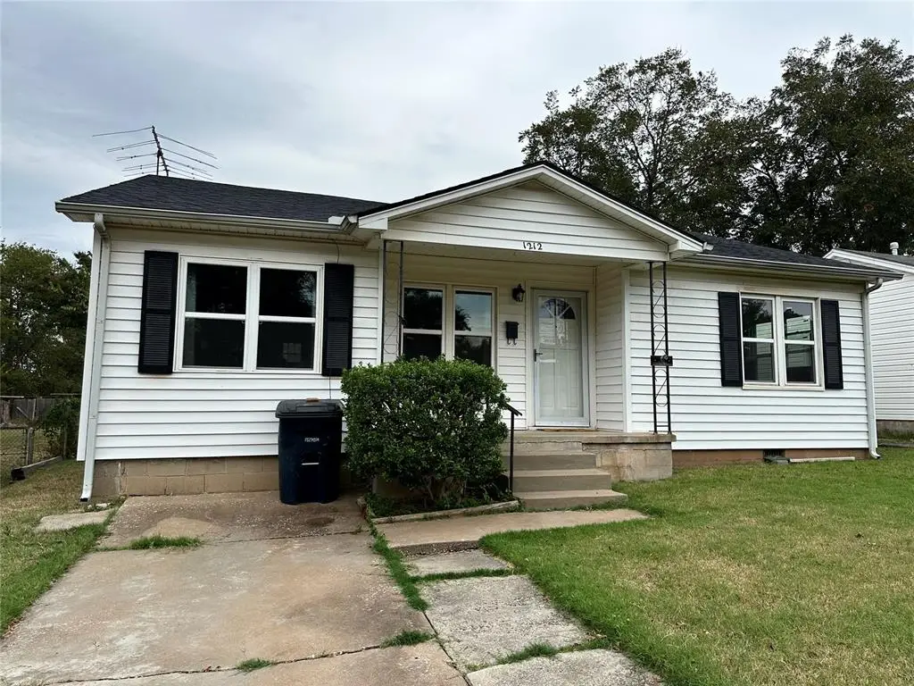1212 E 11th Street, Shawnee, OK 74801 - #1