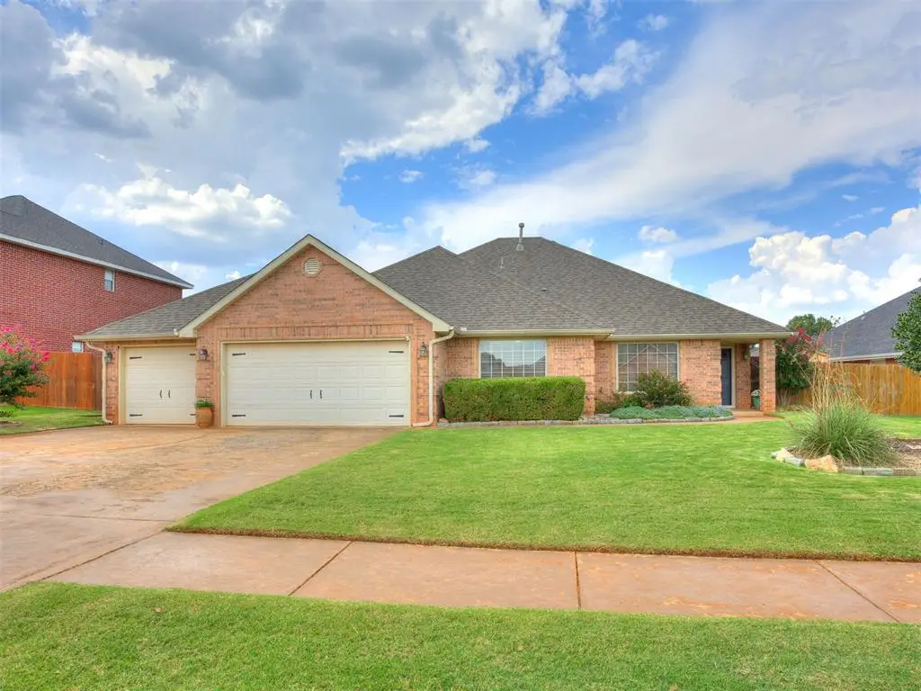 401 N Topaz Way, Mustang, OK 73064 - Image #1