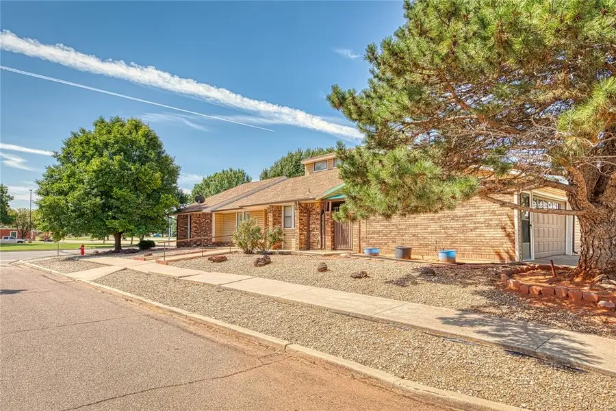 1701 W Country Club Boulevard, Elk City, OK 73644 - Image #2