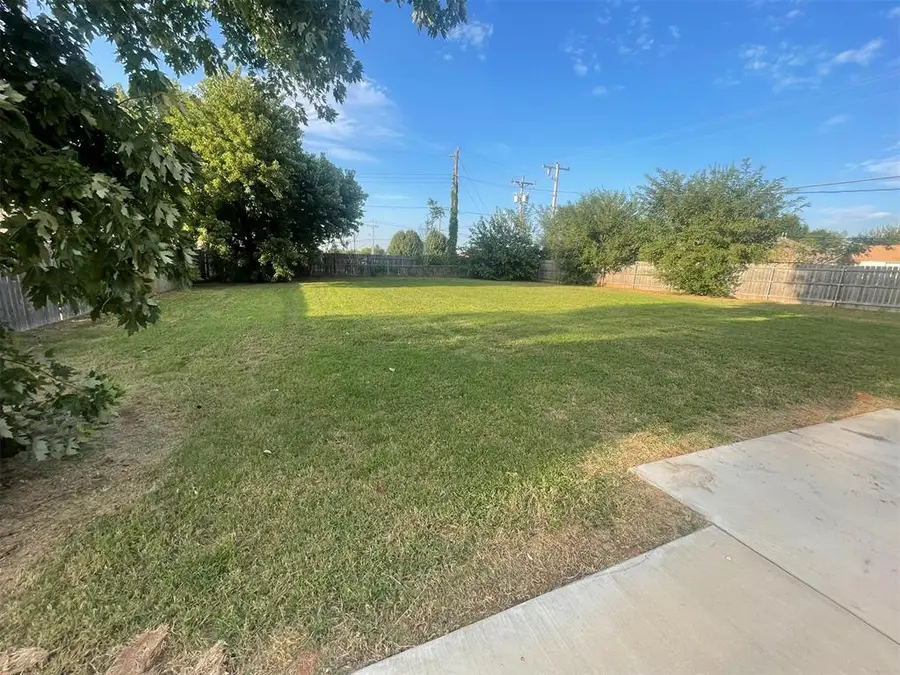 307 S Morgan Road, Mustang, OK 73064 - Image #2