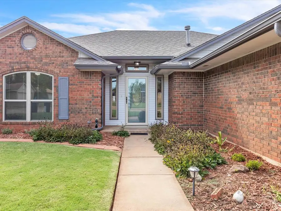 613 Blue Ridge Drive, Edmond, OK 73003 - Image #3