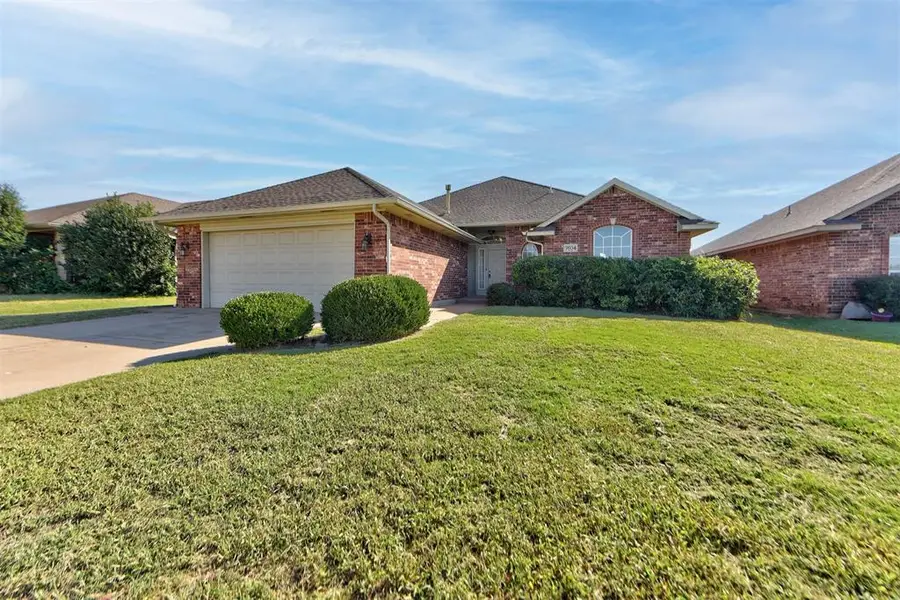 7604 Sandlewood Drive, Oklahoma City, OK 73132 - Image #2