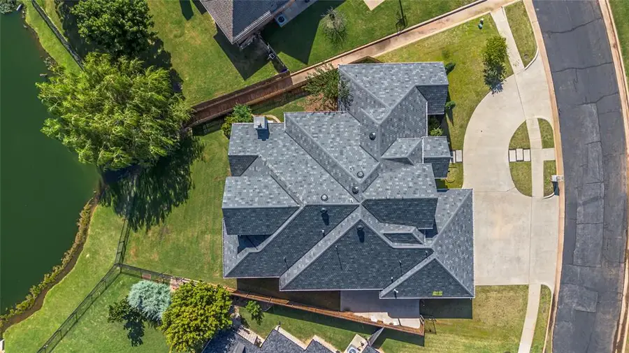 15400 Kestral Park Court, Edmond, OK 73013 - Image #2