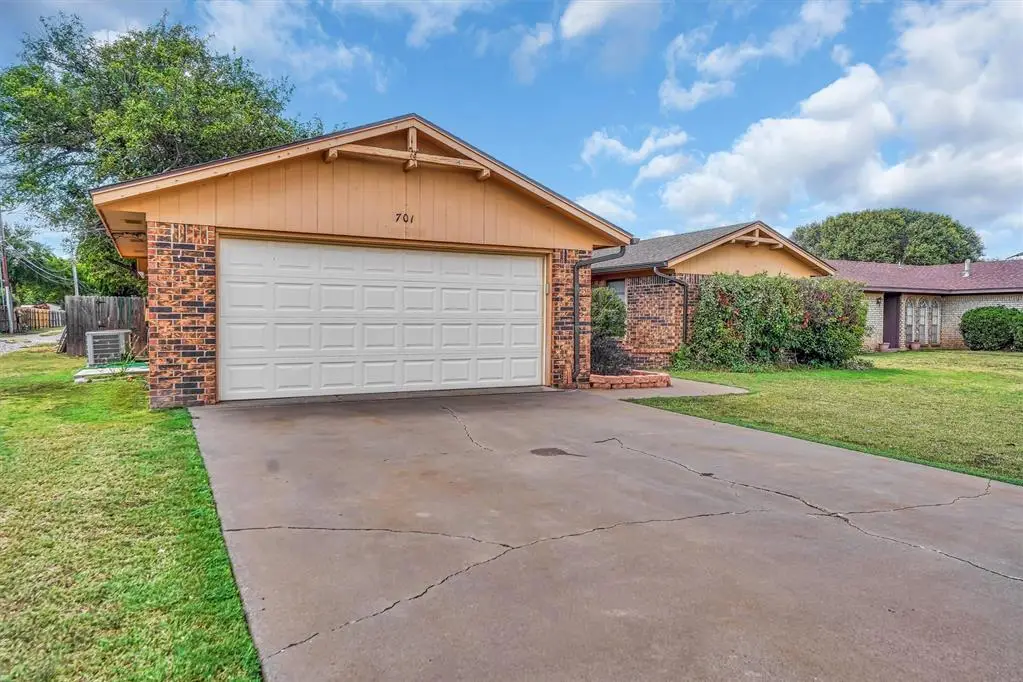 701 Hayes St Street, Altus, OK 73521 - Image #1