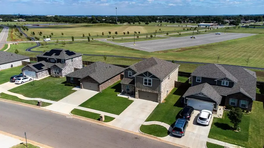 808 St James Place, Newcastle, OK 73065 - Image #2
