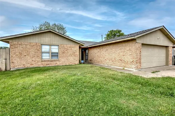 6110 SW Oak Cliff Ave Avenue, Lawton, OK 73505