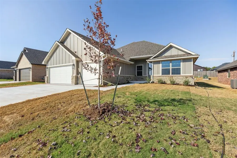1914 Hollow Crest Court, Norman, OK 73071 - Image #3