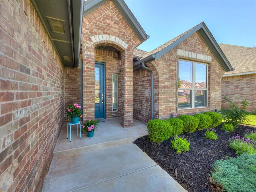 4216 Silver Maple Way, Oklahoma City, OK 73179 - Image #3