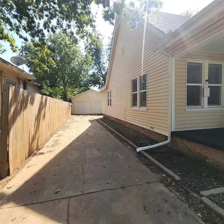 1123 W Kansas Avenue, Chickasha, OK 73018 - Image #2