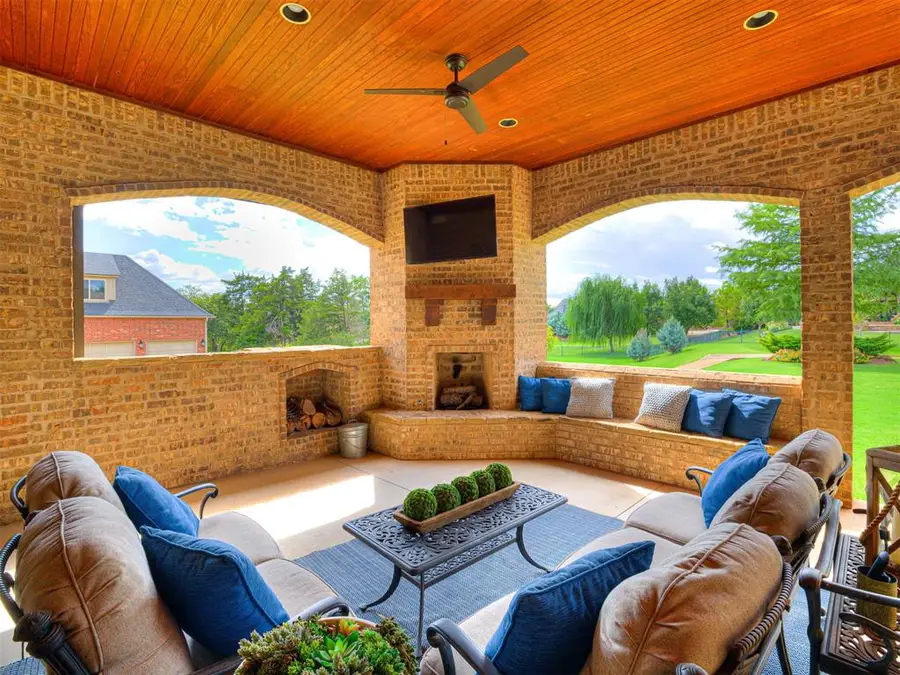 22057 Water Oak Circle, Edmond, OK 73012 - Image #2