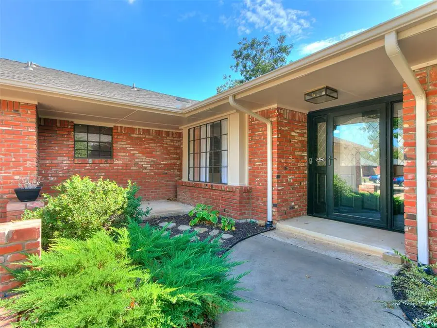 10024 Henderson Drive, Oklahoma City, OK 73139 - Image #2