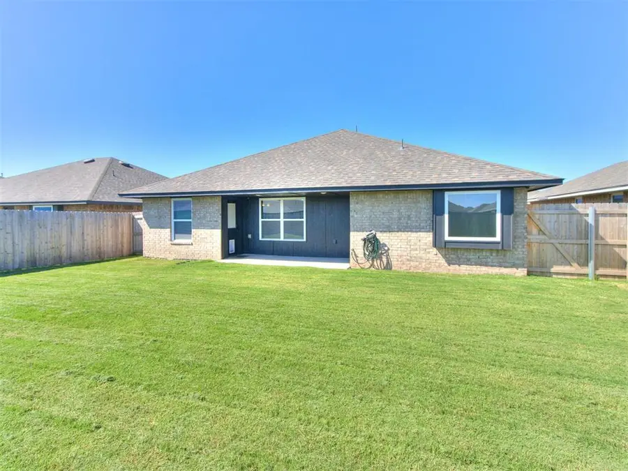 1004 Acacia Creek Drive, Yukon, OK 73099 - #2