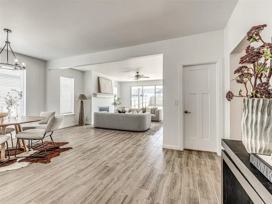 14524 Giverny Lane, Yukon, OK 73099 - Image #2