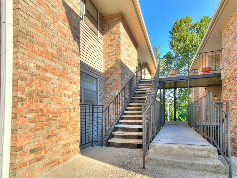 6724 N Meridian Avenue #C, Oklahoma City, OK 73116 - Image #2