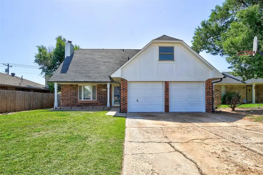 609 Crown Drive, Yukon, OK 73099 - Image #2