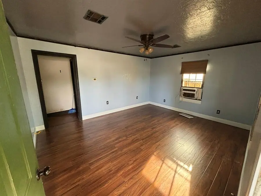 910 Monroe Avenue, Lawton, OK 73501 - Image #2