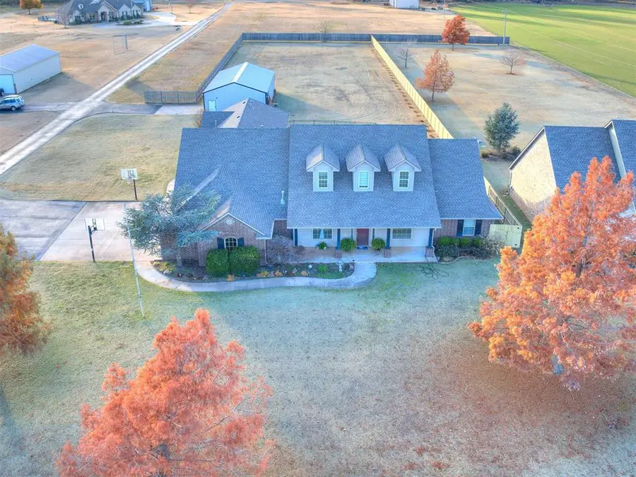 6203 N Stinchcomb Avenue, Oklahoma City, OK 73132 - Image #2