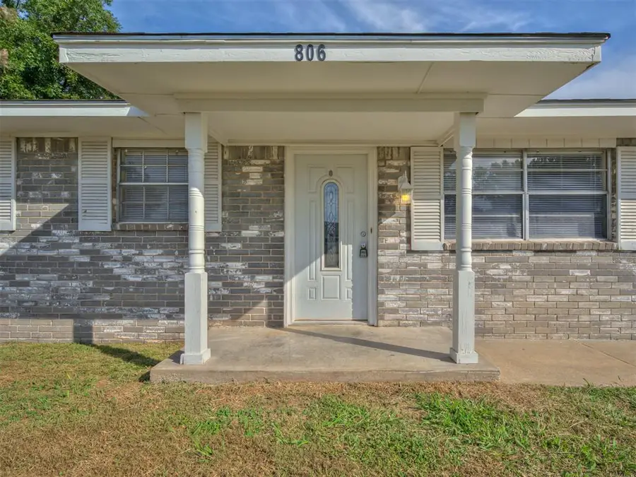 806 E Midland Street, Shawnee, OK 74804 - Image #2
