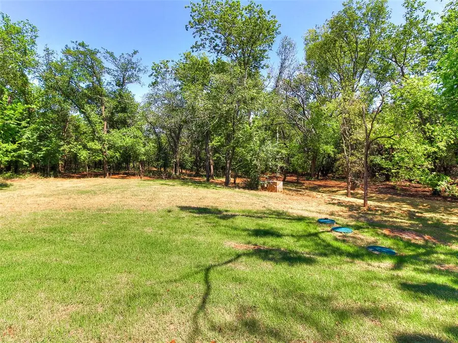 9070 Oak Tree Circle, Edmond, OK 73025 - Image #3