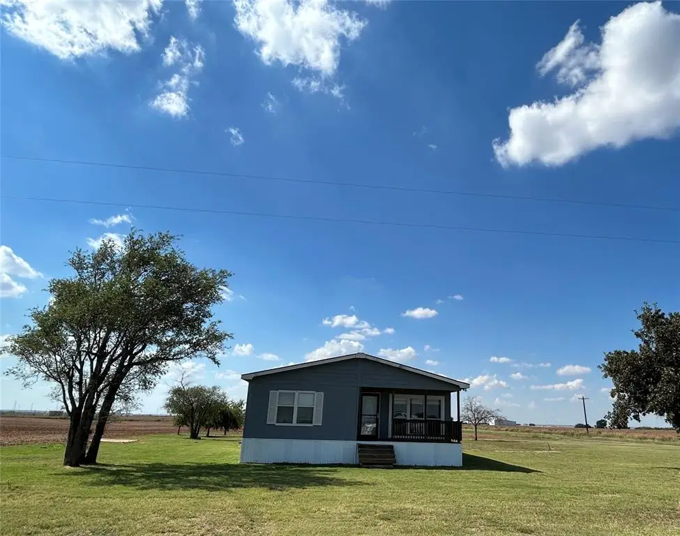 12603 N 2210 Road, Rocky, OK 73661 - Image #1