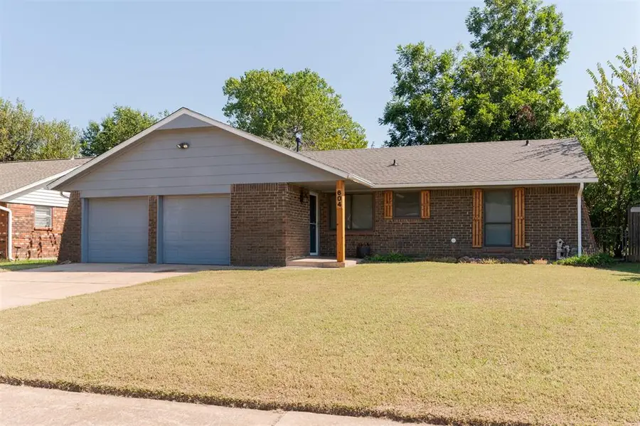 604 Howard Court, Edmond, OK 73003 - Image #2