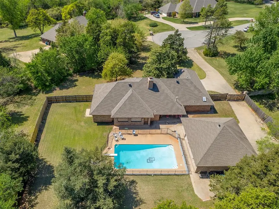 2809 Summit Drive, Edmond, OK 73034 - Image #2