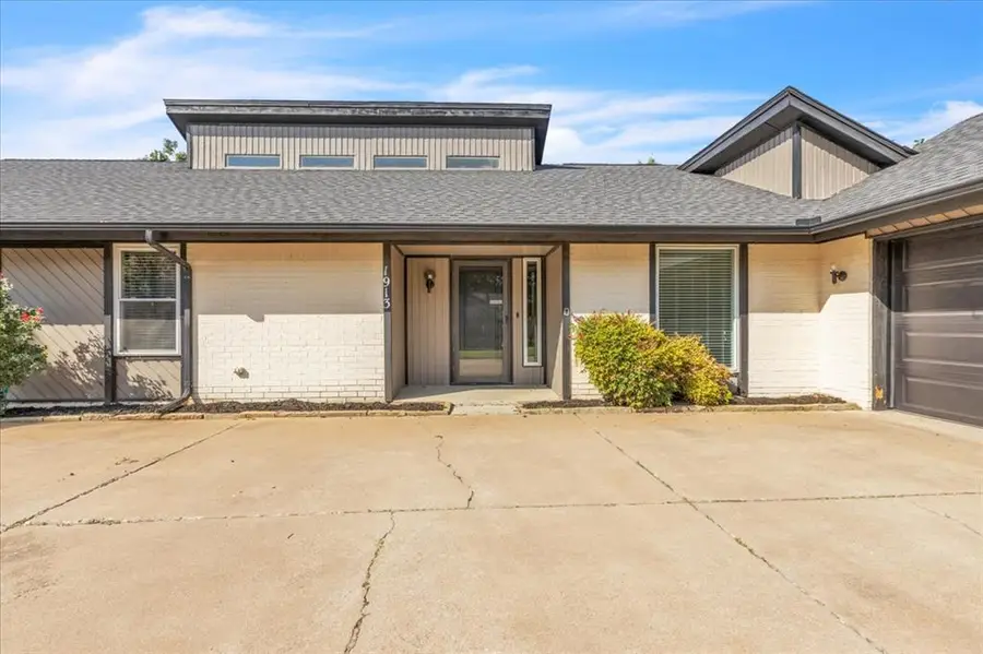 1913 Walking Sky Road, Edmond, OK 73013 - Image #3