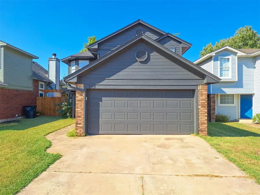 519 Stoneridge Drive, Moore, OK 73160 - Image #2