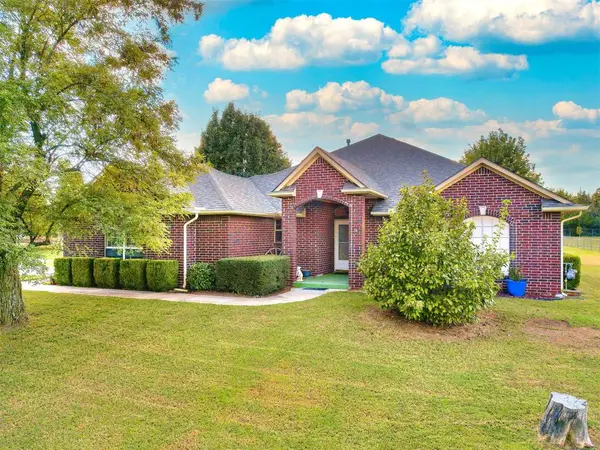 557 Locust Grove Drive, Blanchard, OK 73010