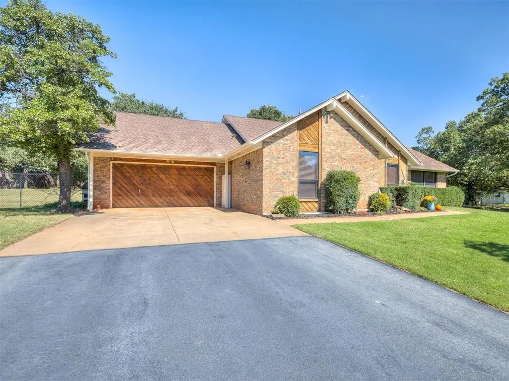 1717 Loveland Circle, Guthrie, OK 73044 - Image #1