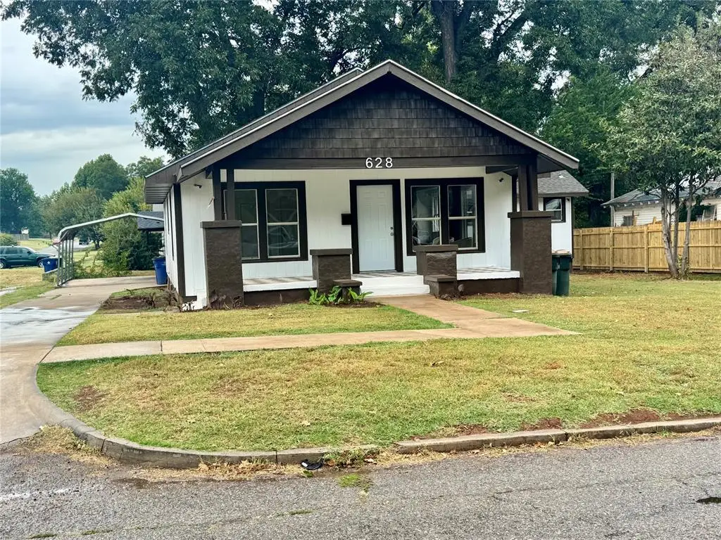 628 S 12th Street, Chickasha, OK 73018 - Image #1