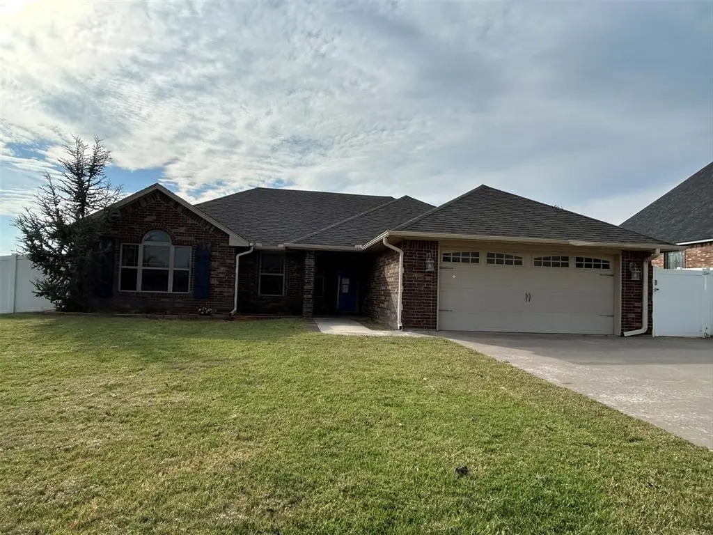 904 Roger Avenue, Hinton, OK 73047 - Image #1