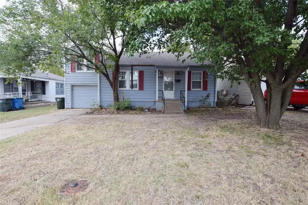 305 E Ercoupe Drive, Midwest City, OK 73110