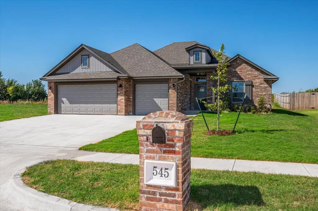 545 N Fox Way, Mustang, OK 73064 - Image #1